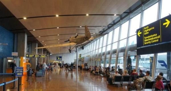 第一次坐飞机应该怎么坐