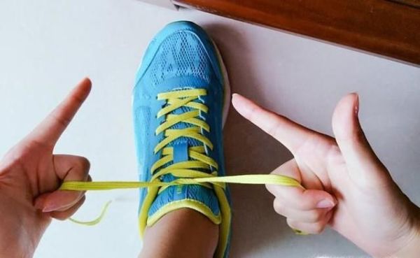 怎么快速系鞋带？