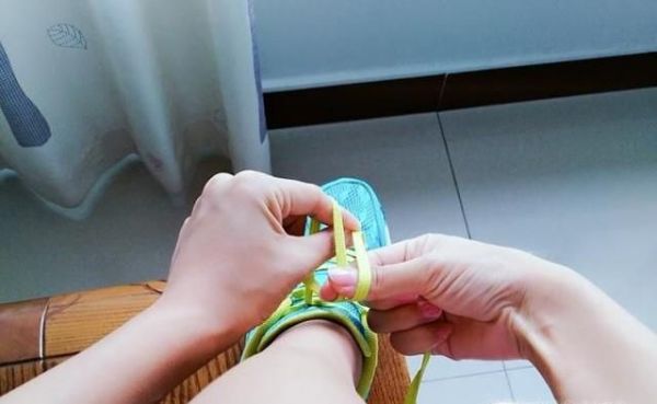 怎么快速系鞋带？