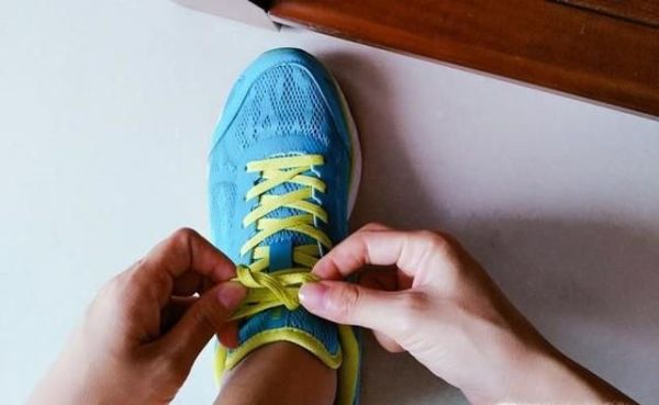 怎么快速系鞋带？
