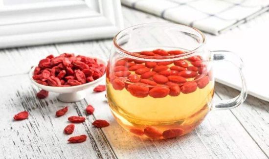 枸杞可以用开水泡吗