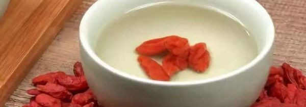 枸杞可以用开水泡吗