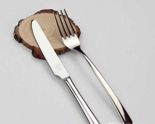 最正确的西餐餐具刀叉的用法/西餐刀叉怎么拿