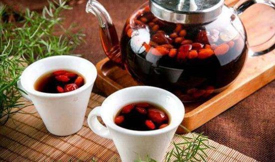 枸杞子泡红茶喝的害处