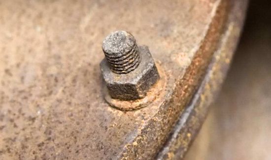 严重生锈的螺丝怎么拧开