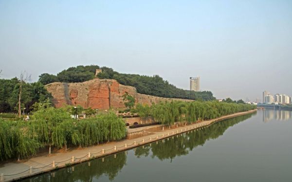 石头城是哪个城市？