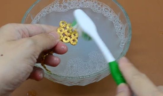 黄金用打火机烧了一下变黑了怎么办