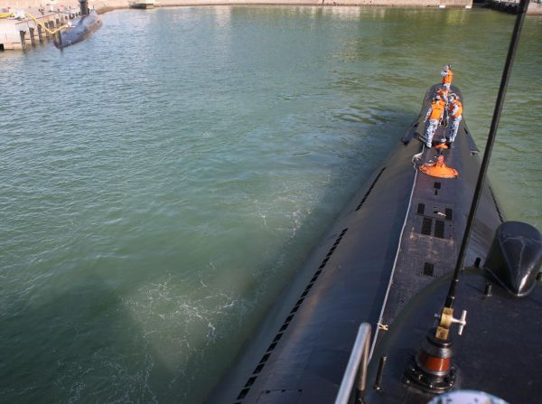 潜望镜的原理是什么？