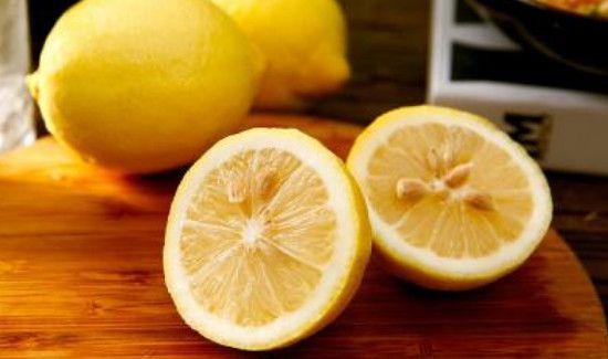 牛仔裤上的锈如何去除?