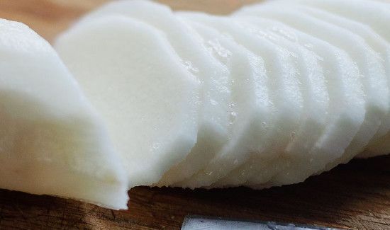 山药削皮后发紫还能吃吗