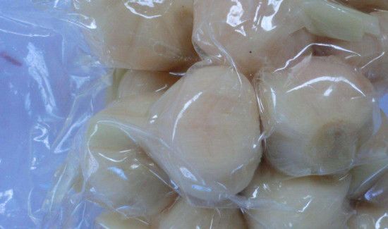 糖蒜变蓝色了怎么回事啊