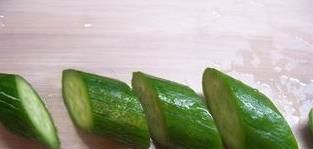 黄瓜如何切成菱形 黄瓜的切法