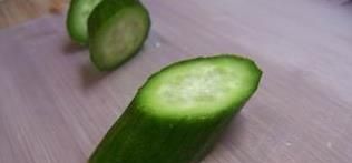 黄瓜如何切成菱形 黄瓜的切法