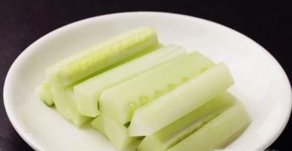 黄瓜如何切成菱形 黄瓜的切法
