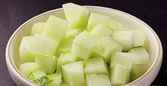 黄瓜如何切成菱形 黄瓜的切法