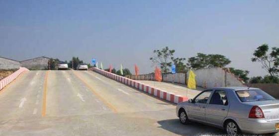 驾照科目二考什么