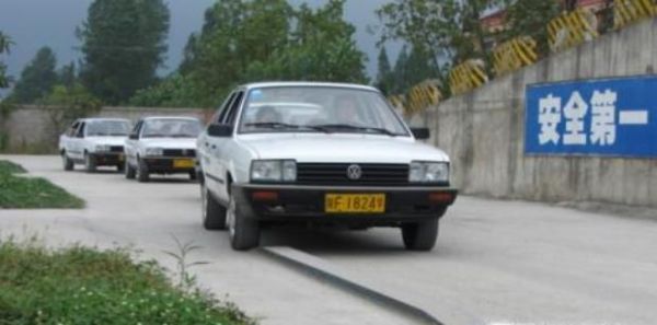 驾照科目二考什么