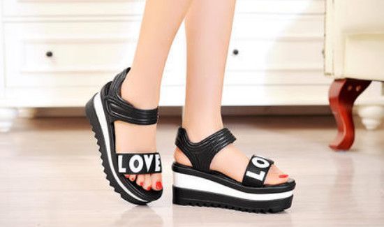 凉鞋有臭味怎样去除