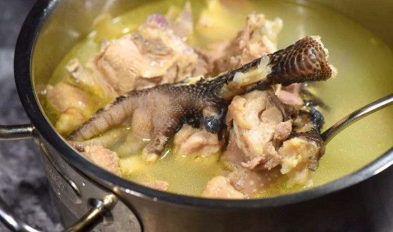 鸡架子怎么熬汤最白