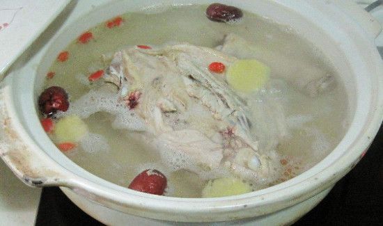 鸡架子怎么熬汤最白