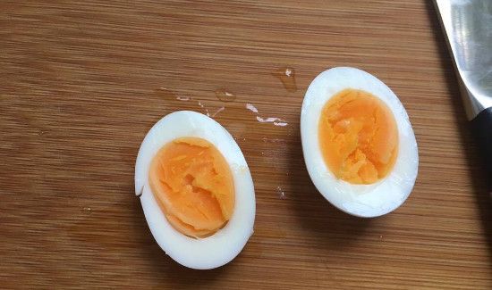 切开的鸡蛋能不能微波