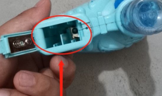 泡泡机怎么使用