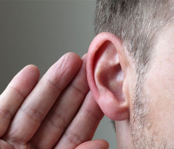 人为什么要生两只耳朵？