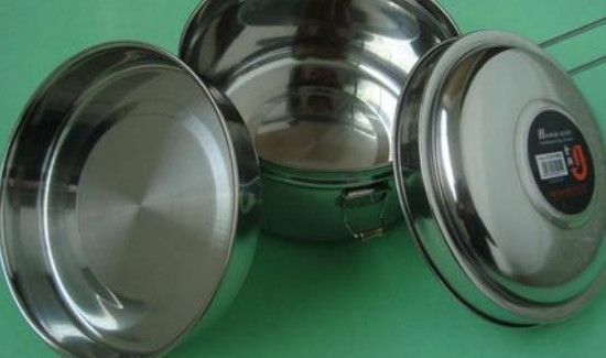 不锈钢内胆饭盒能放微波炉吗