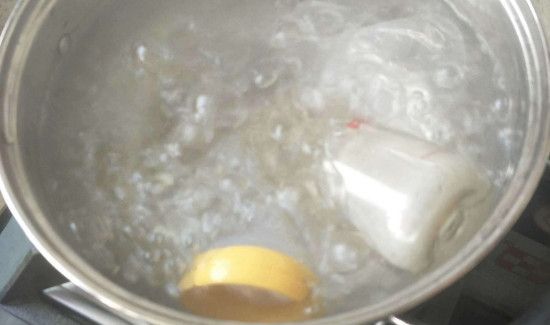 煮奶瓶是开水放还是冷水放