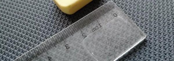 橡皮粘在尺子上留印了怎么办