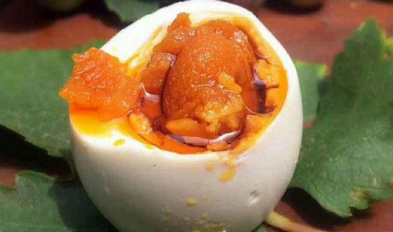 咸鸭蛋蛋白发黄能吃吗