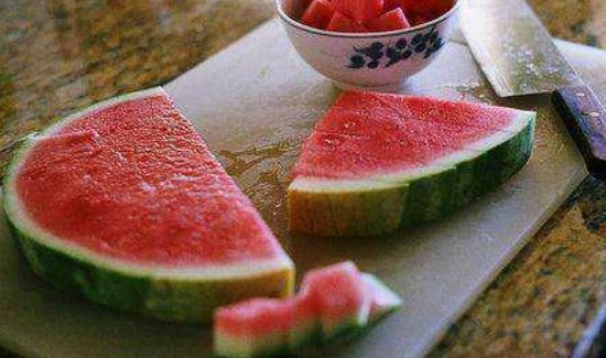 百香果和西瓜能一起吃吗