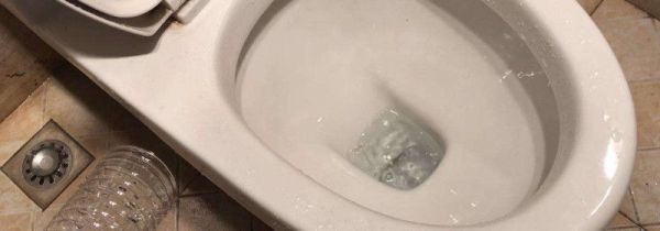 马桶堵住了怎么办