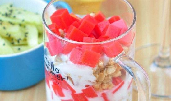 西瓜和酸奶可以一起榨汁吗