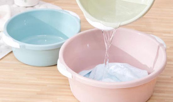 面粉能洗掉衣服上的油渍吗