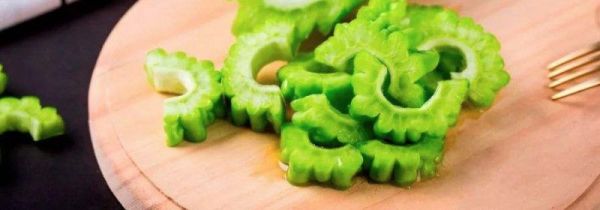 苦瓜不可以和什么同时吃