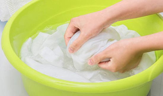 白衣服发黄用什么可以洗