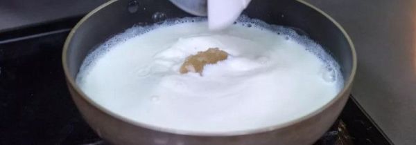 鲜奶加热后凝固怎么回事