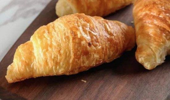 夏天面包可以常温保存吗