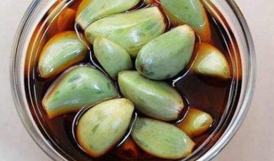 夏天泡腊八蒜需要放冰箱吗