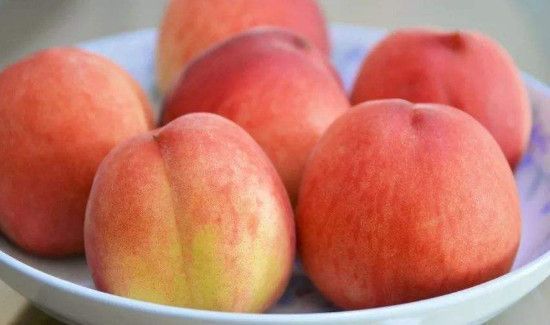 桃子和海鲜能一起吃吗