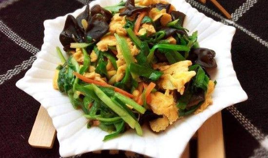 木耳韭菜鸡蛋能一起吃吗