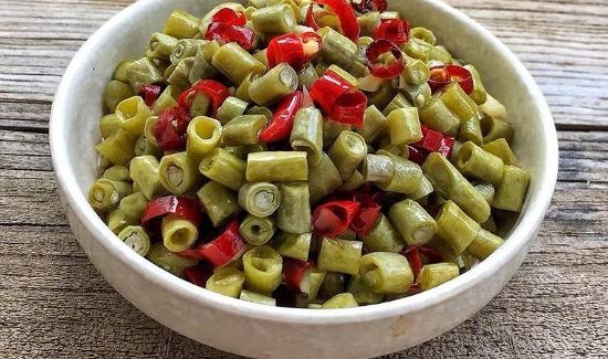 酸豆角起白霜还能吃吗