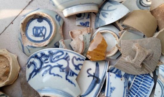 一次性餐盒属于可回收垃圾吗