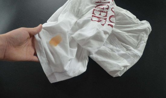 衣服上的油渍怎么洗掉红酒
