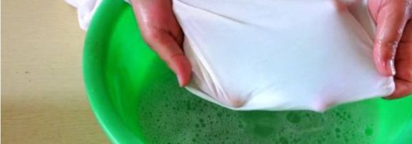 辣椒油弄到白色衣服怎么洗