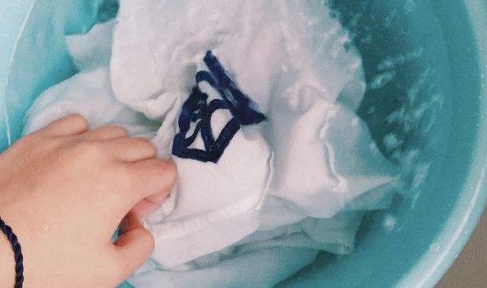 衣服上油漆干了怎么洗掉