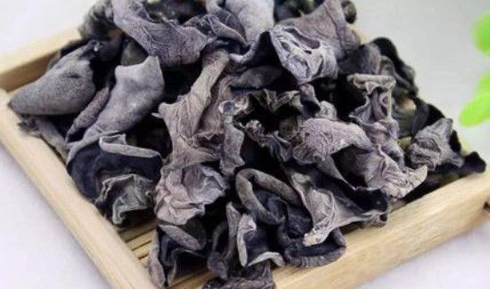 木耳生虫子还能吃吗