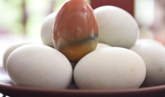 牛奶和皮蛋可以同时食用吗