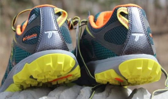 运动鞋后跟里面磨破了怎么修补